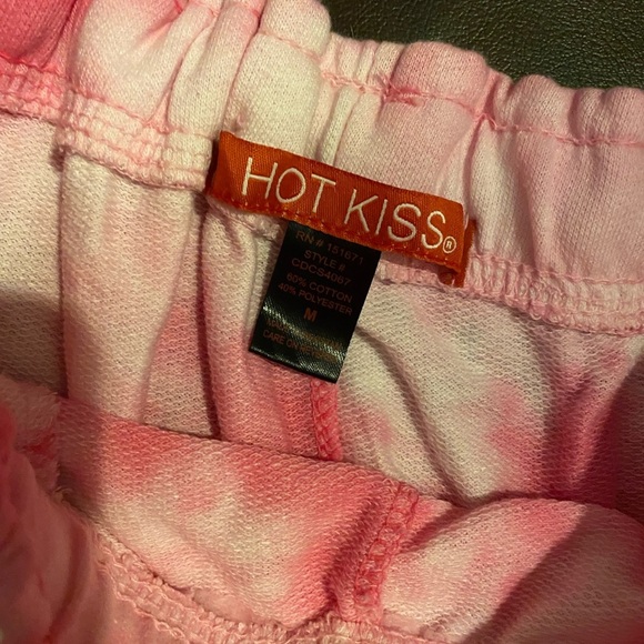 Pink butterfly comfy shorts - Picture 2 of 3